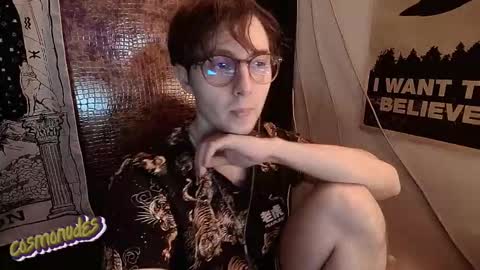 Snapshot of cosmonudes chatting on November 21, 8:51 pm Barry online show from November 21, 8:51 pm