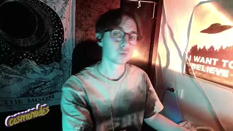 Snapshot of cosmonudes chatting on December 14, 7:29 pm Barry online show from December 14, 7:29 pm