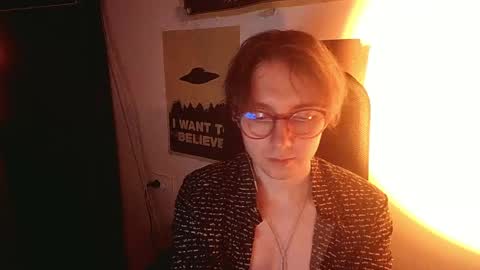Snapshot of cosmonudes chatting on April 18, 7:51 pm Barry online show from April 18, 7:51 pm
