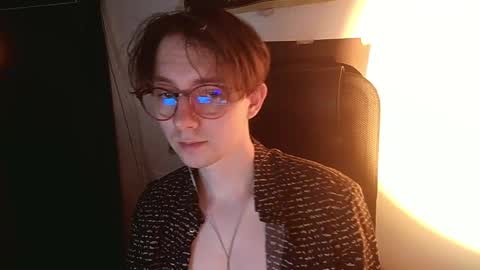 Snapshot of cosmonudes chatting on April 18, 7:58 pm Barry online show from April 18, 7:58 pm