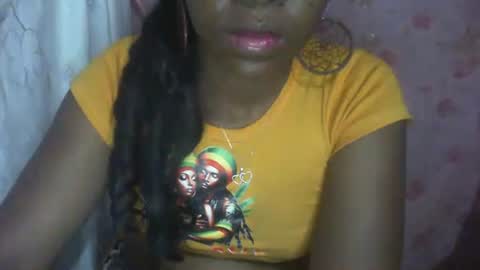 Snapshot of couleur_vanille chatting on November 6, 11:48 pm couleur_vanille online show from November 6, 11:48 pm