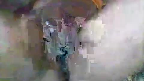 Snapshot of couleur_vanille chatting on December 4, 6:01 am couleur_vanille online show from December 4, 6:01 am