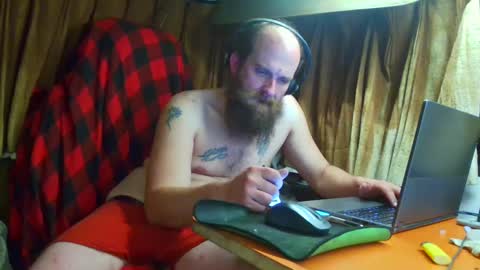 Alaskawildcouple online show from September 18, 1:46 pm