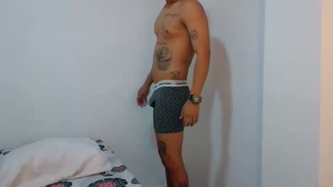 Snapshot of couple777sexy chatting on October 5, 7:01 pm Andri online show from October 5, 7:01 pm