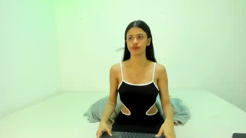 Snapshot of couple777sexy chatting on November 10, 6:51 pm Andri online show from November 10, 6:51 pm