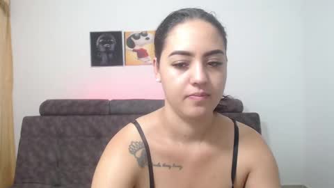  ALEJANDRO Y EMILY  online show from March 5, 12:00 pm