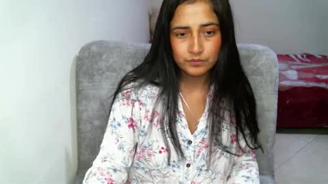 couplecaliente10 online show from February 3, 1:48 am