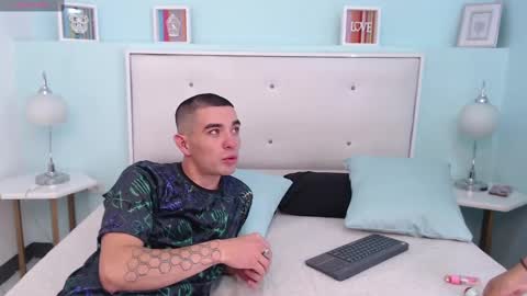 lola y juan online show from February 26, 3:42 am