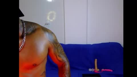 Snapshot of coupleinblack chatting on March 4, 3:01 am Otto - Aron online show from March 4, 3:01 am