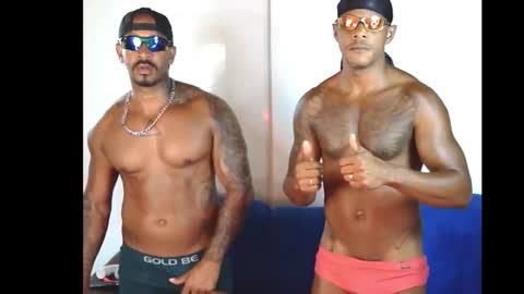 Snapshot of coupleinblack chatting on March 7, 4:37 pm Otto - Aron online show from March 7, 4:37 pm