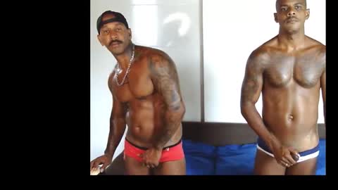 Snapshot of coupleinblack chatting on March 13, 4:35 pm Otto - Aron online show from March 13, 4:35 pm