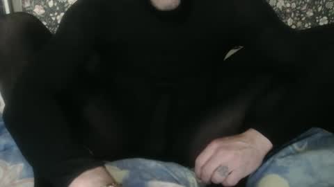 Snapshot of couplelovecam chatting on November 15, 5:53 pm pantyhosesforme online show from November 15, 5:53 pm