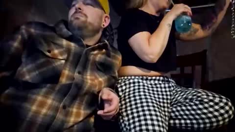 Snapshot of coupleoffantastics chatting on April 3, 8:23 am coupleoffantastics online show from April 3, 8:23 am