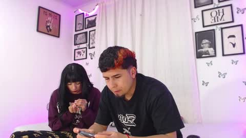 Snapshot of coupsextop chatting on December 5, 8:44 am Juli and Liam online show from December 5, 8:44 am