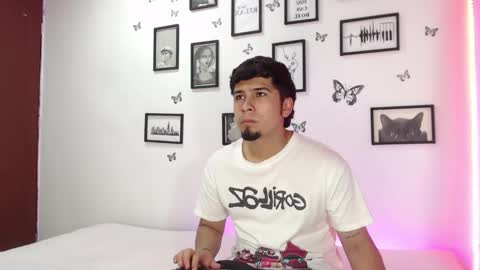 Snapshot of coupsextop chatting on January 8, 4:23 am Juli and Liam online show from January 8, 4:23 am