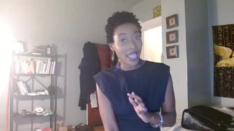 Snapshot of courtneyfmty chatting on October 14, 4:52 pm Courtney online show from October 14, 4:52 pm