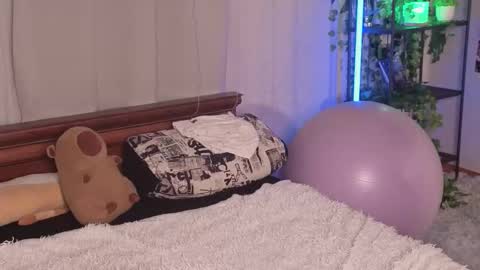 Snapshot of coventinahazleton chatting on December 14, 9:08 pm Yuna online show from December 14, 9:08 pm