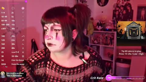 Snapshot of cowjuggie chatting on October 31, 12:11 am Katxce online show from October 31, 12:11 am