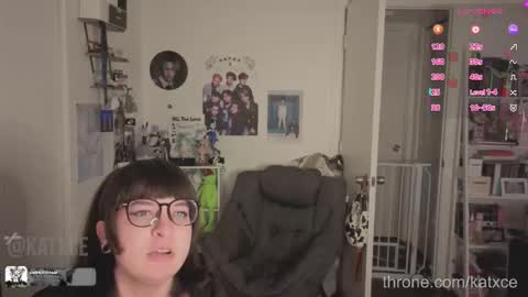 Snapshot of cowjuggie chatting on November 19, 1:38 am Katxce online show from November 19, 1:38 am