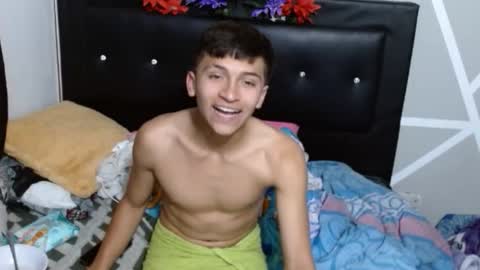 cozy7couple online show from September 18, 5:31 am