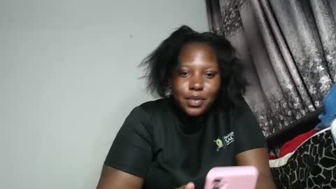 Snapshot of cozy_dion chatting on April 4, 6:05 pm Erykah online show from April 4, 6:05 pm