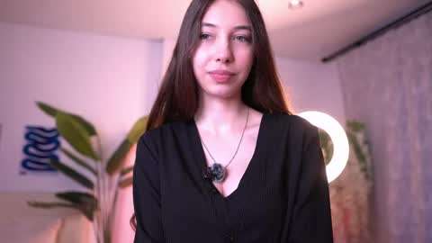 Snapshot of cozy_dream chatting on May 25, 4:18 am Cute Naomi online show from May 25, 4:18 am