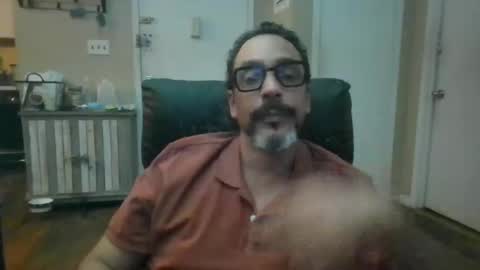 Snapshot of cq1er chatting on January 6, 5:30 am Alejandro online show from January 6, 5:30 am