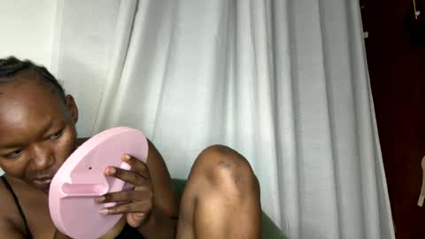 Snapshot of crave_meslowly chatting on July 8, 12:48 am Taliee online show from July 8, 12:48 am
