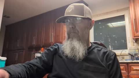 Snapshot of craven_moreass chatting on June 1, 10:28 am Dick Fitswell online show from June 1, 10:28 am