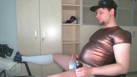 Snapshot of cravingboy chatting on February 9, 9:58 am robin online show from February 9, 9:58 am