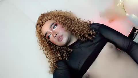 Hot Ayisha online show from February 21, 6:15 pm