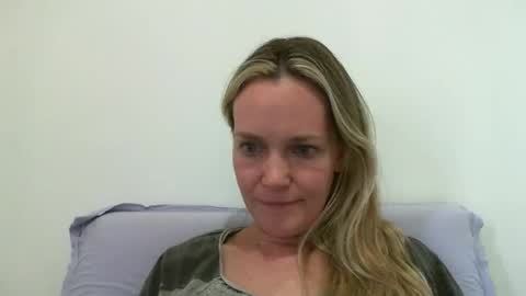 Anny online show from December 6, 8:40 pm