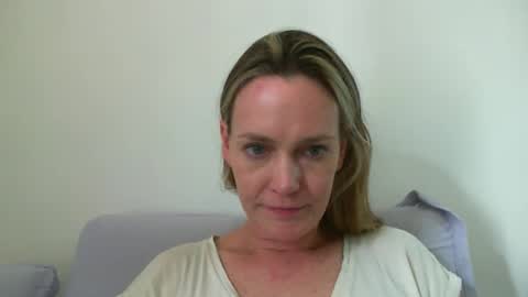 Anny online show from January 18, 2:23 pm