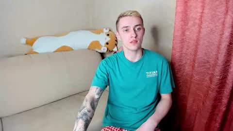 Snapshot of crazybottom99 chatting on March 3, 6:12 pm Alex online show from March 3, 6:12 pm