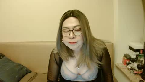 Snapshot of crazychika chatting on March 1, 8:42 pm Kelly online show from March 1, 8:42 pm