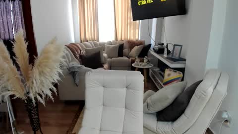 LAURA online show from June 10, 12:15 pm