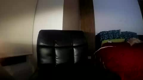 Snapshot of crazylive5 chatting on March 11, 5:35 am crazylive5 online show from March 11, 5:35 am