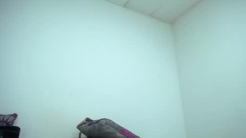 Snapshot of crazyonme chatting on October 4, 1:20 pm diosalinda online show from October 4, 1:20 pm