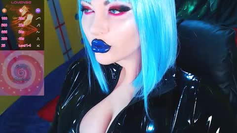 Roxy online show from December 4, 3:21 pm