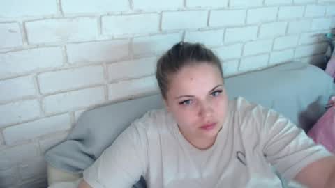 Crazyy Girl  online show from April 8, 3:12 pm