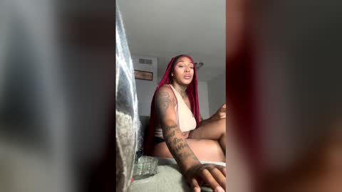 Snapshot of creame_sensation chatting on May 4, 3:41 pm PHANTOMTARGARYENXXX online show from May 4, 3:41 pm
