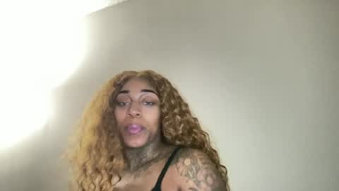 Snapshot of creame_sensation chatting on August 2, 11:03 pm PHANTOMTARGARYENXXX online show from August 2, 11:03 pm
