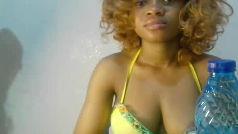 Snapshot of creamy_babyx chatting on May 21, 7:04 am Creamy babyx online show from May 21, 7:04 am