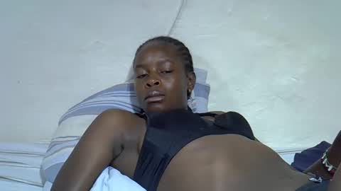 Snapshot of creamy_pussie chatting on March 17, 10:18 am creamy_pussie online show from March 17, 10:18 am