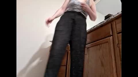 Snapshot of creamydilf11 chatting on November 19, 6:57 am creamydilf11 online show from November 19, 6:57 am