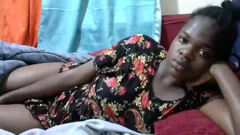 Snapshot of creamymomma chatting on December 30, 12:32 am verah online show from December 30, 12:32 am