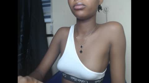 creamyxmuffin online show from March 7, 2:46 am