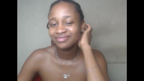 creamyxmuffin online show from September 12, 8:14 am