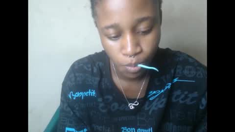 creamyxmuffin online show from September 15, 6:24 am