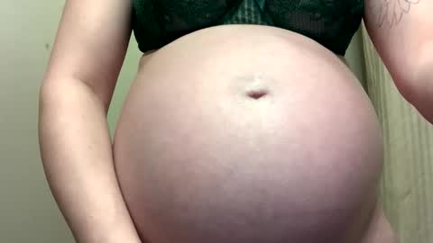 Breed me daddy  online show from February 1, 2:37 pm